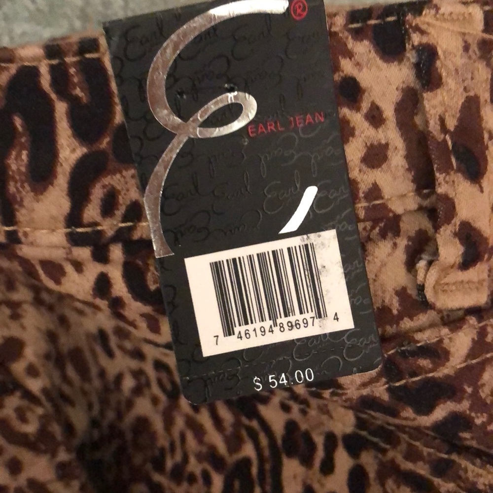 SEXY!!Cheetah design jeans! - Picture 9 of 11